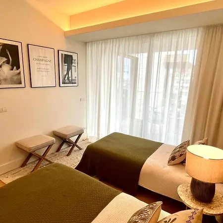 Apartment Luxurious 2 Bedrooms With Amenities In Center *