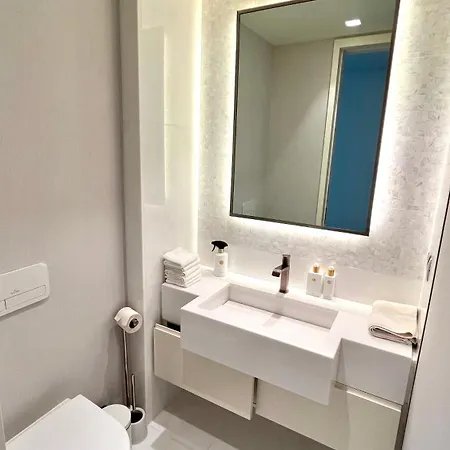 Apartment Luxurious 2 Bedrooms With Amenities In Center *