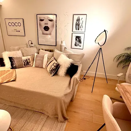 Luxurious 2 Bedrooms With Amenities In Center * Lisbon